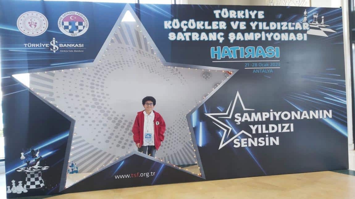 Türkiye Küçükler Ve Yıldızlar Satranç Şampiyonası 2023 'e Katılan İzmir Birincisi Öğrencimiz Demirhan ŞANAN'a Naki Ailesi Olarak Başarılar Diliyoruz.